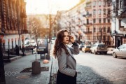 聪明女人利用以退为进法则，反向拿捏他的征服欲